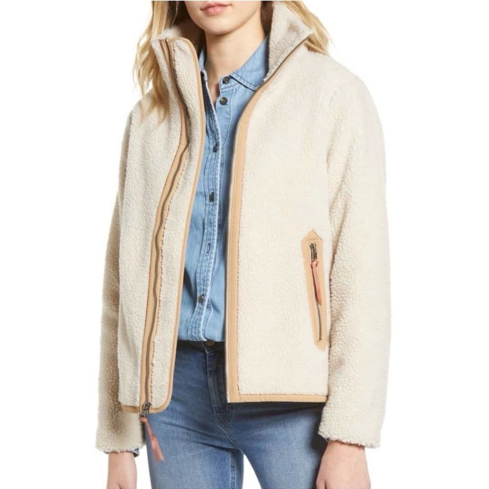 Patagonia divided sky fleece jacket